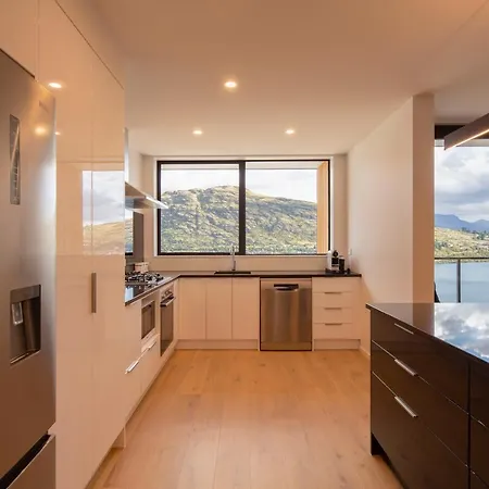 4 Bedroom Home With Elevated Views Of Lake Wakatipu & The Remarkables Queenstown Exterior photo