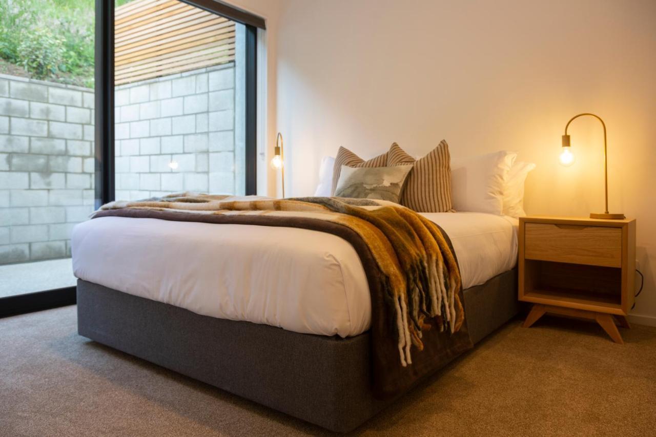 4 Bedroom With Elevated Views Of Wakatipu & The Remarkables Ferienhaus *